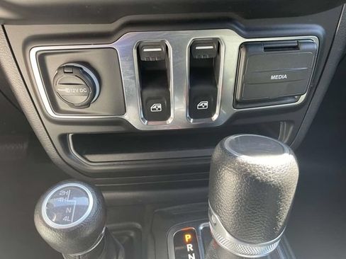 Used 2023 Jeep Wrangler Sport AWD/4WD image 30