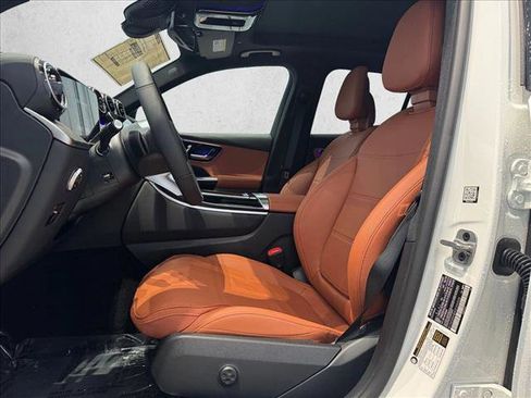 Certified 2025 Mercedes-Benz GLC 300 4MATIC image 4