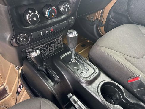 Used 2015 Jeep Wrangler Unlimited Sport w/ Quick Order Package 24S AWD/4WD image 26
