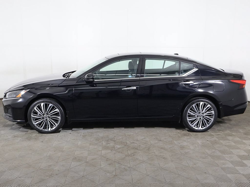 Used 2023 Nissan Altima 2.5 SL AWD/4WD image 18