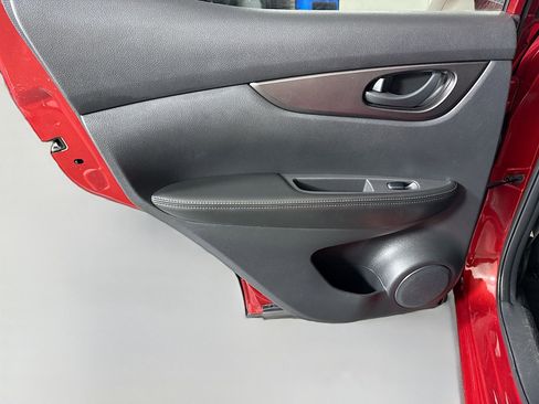 Used 2021 Nissan Rogue Sport S image 25