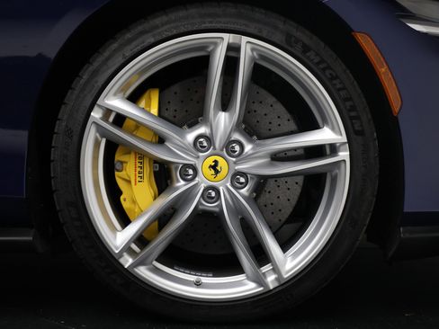 Certified 2025 Ferrari Roma Spider image 33