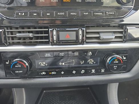 Certified 2025 Nissan Pathfinder SL AWD/4WD image 4