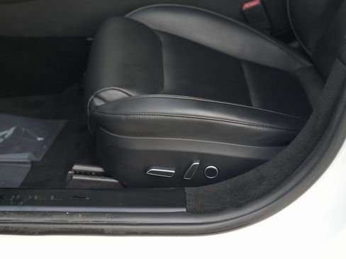 Used 2022 Tesla Model S Plaid image 25