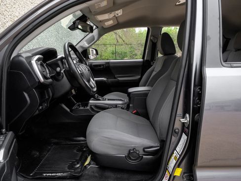 Used 2019 Toyota Tacoma SR5 image 4