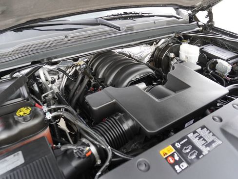 Used 2016 Chevrolet Suburban LTZ image 8