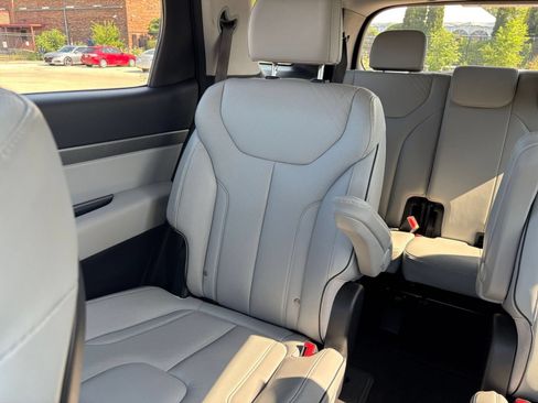 Used 2025 Hyundai Palisade SEL FWD image 36