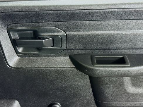 Used 2018 RAM 1500 Express RWD image 25