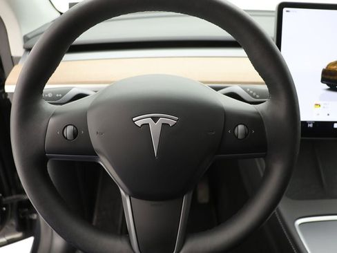 Used 2024 Tesla Model Y Long Range image 17