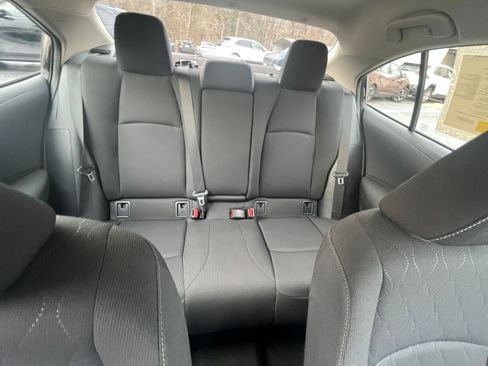 Used 2025 Toyota Corolla LE image 32