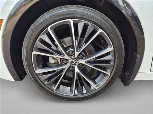 Used 2024 Toyota Prius XLE AWD/4WD image 22
