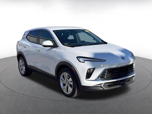 Used 2025 Buick Encore GX Preferred image 2