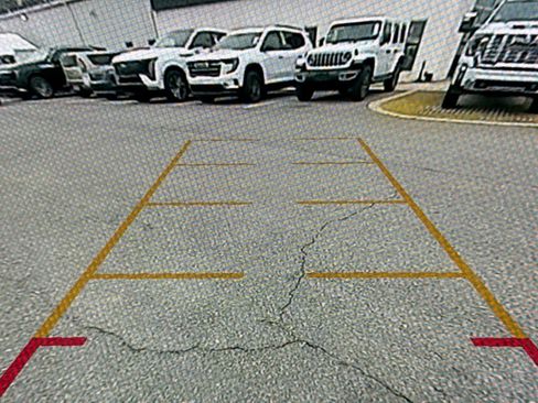 Certified 2025 Chevrolet Trax LT w/ LT Convenience Package image 29