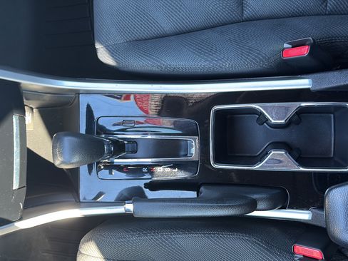 Used 2016 Honda Accord EX image 15