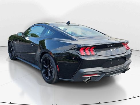 Used 2024 Ford Mustang GT RWD image 5
