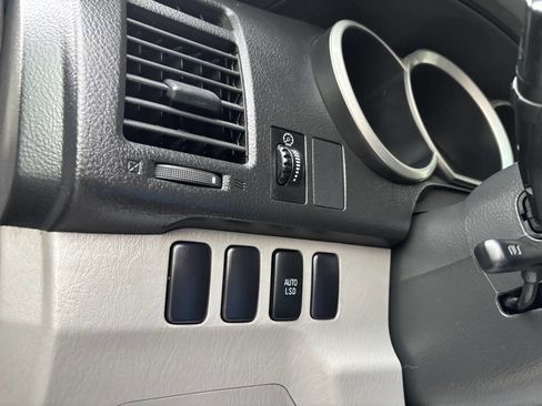 Used 2007 Toyota 4Runner SR5 image 33