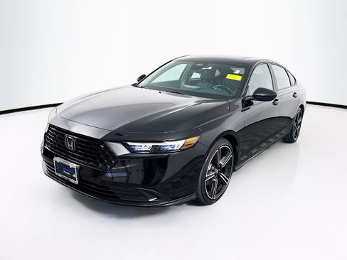 Used 2024 Honda Accord Sport image 3