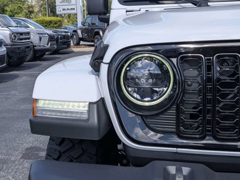 New 2026 Jeep Gladiator Sport AWD/4WD image 10