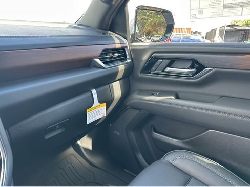 New 2026 GMC Yukon Denali w/ Sun & Power Step Package image 8