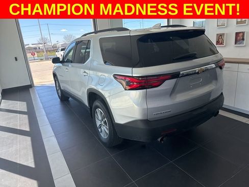 Used 2022 Chevrolet Traverse LT image 5