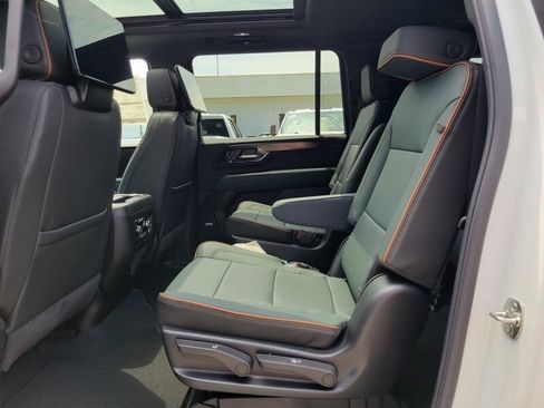 New 2026 GMC Yukon XL AT4 AWD/4WD image 29