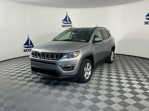 Used 2019 Jeep Compass Latitude AWD/4WD image 3