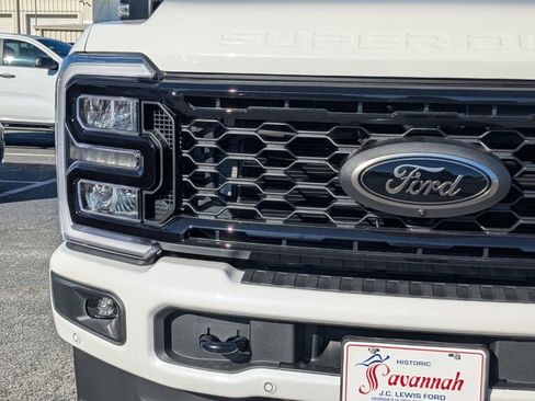 New 2026 Ford F250 Lariat w/ Black Appearance Package image 10
