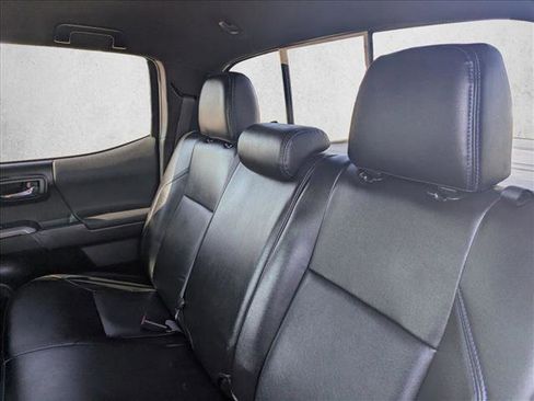 Used 2018 Toyota Tacoma TRD Off-Road image 20