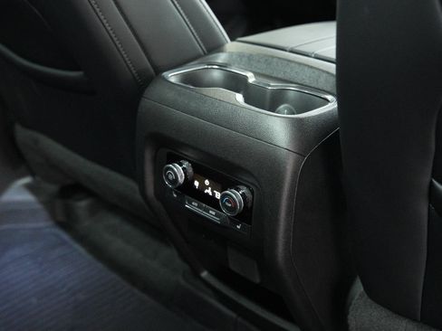 Used 2025 Buick Enclave Avenir w/ Super Cruise Package image 17