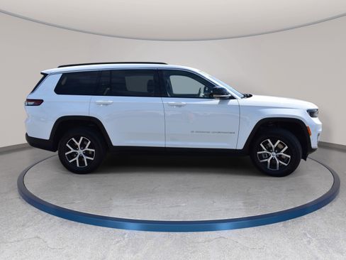 Used 2025 Jeep Grand Cherokee L Limited w/ Luxury Tech Group II AWD/4WD image 5