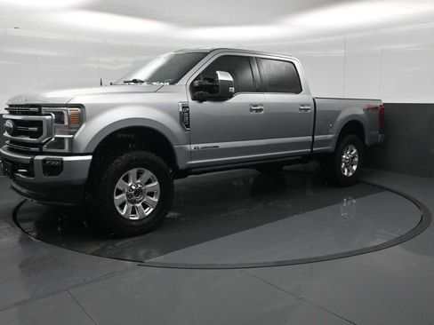 Used 2021 Ford F250 Platinum w/ FX4 Off-Road Package image 4