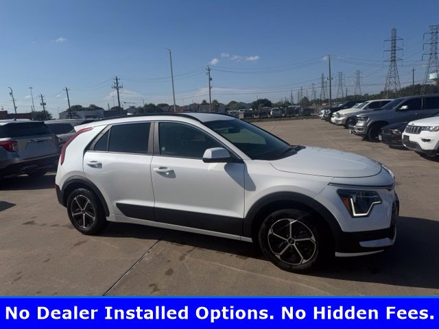 Used 2025 Kia Niro LX FWD image 2