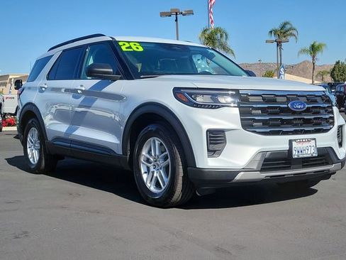 Used 2026 Ford Explorer Active RWD image 2