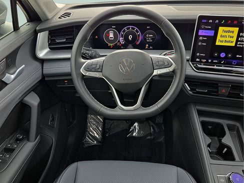 New 2026 Volkswagen Tiguan SE image 14