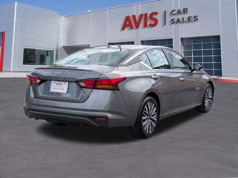 Used 2025 Nissan Altima 2.5 SV image 6