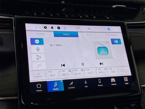 Used 2022 Jeep Grand Cherokee Limited 4xe image 8