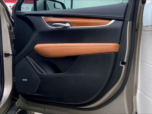 Used 2022 Cadillac XT5 Premium Luxury image 28