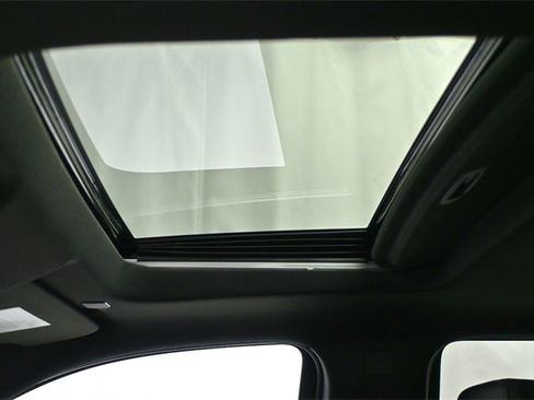 Used 2024 Chevrolet Silverado 1500 High Country w/ High Country Premium Package image 15