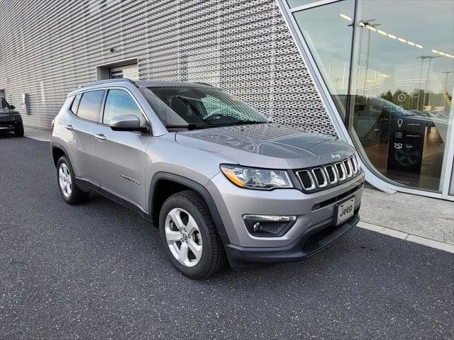 Used 2020 Jeep Compass Latitude w/ Cold Weather Group AWD/4WD image 1