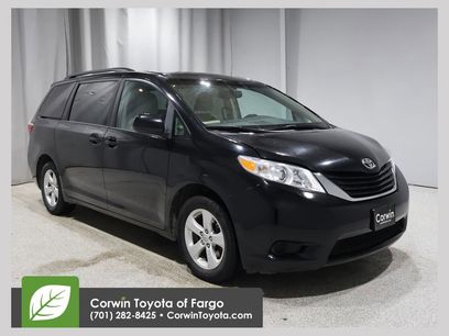 Used 2016 Toyota Sienna LE