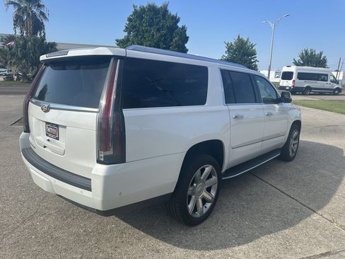 Used 2019 Cadillac Escalade ESV Luxury image 6
