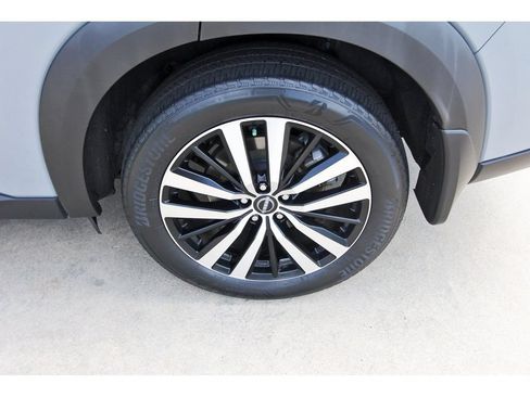 Used 2024 Nissan Pathfinder Platinum FWD image 9