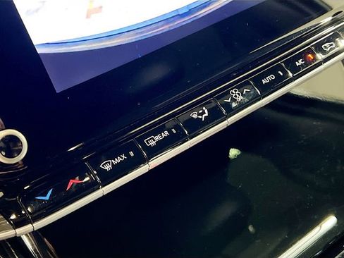 Used 2022 Jeep Wagoneer Series III w/ Flexible Seating Group image 16