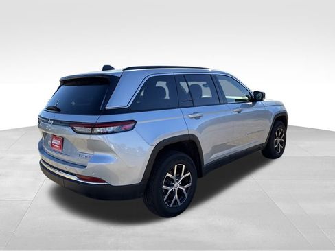 New 2025 Jeep Grand Cherokee Limited image 5