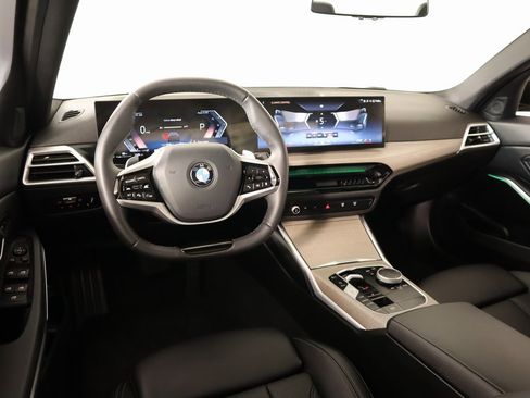 Used 2025 BMW 330i 330i image 2