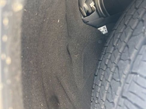 Used 2018 Jeep Grand Cherokee Laredo image 28