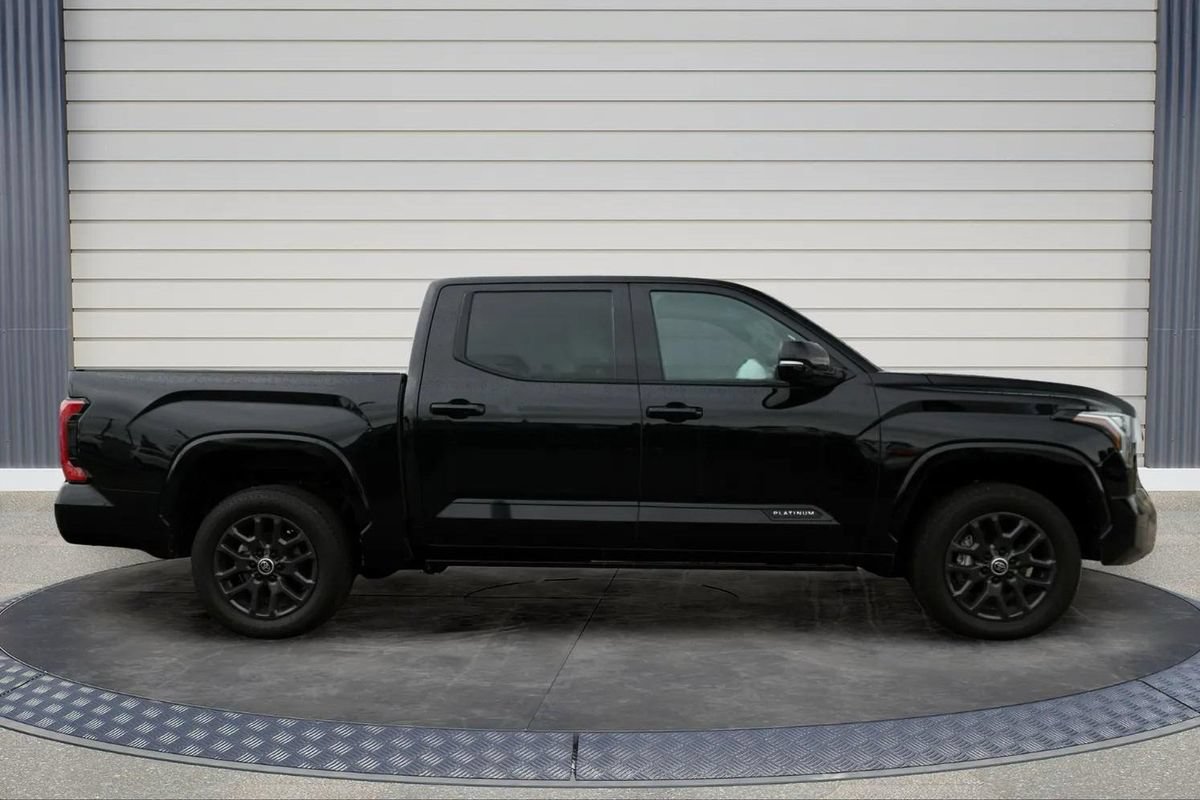 Used 2024 Toyota Tundra Platinum AWD/4WD image 8