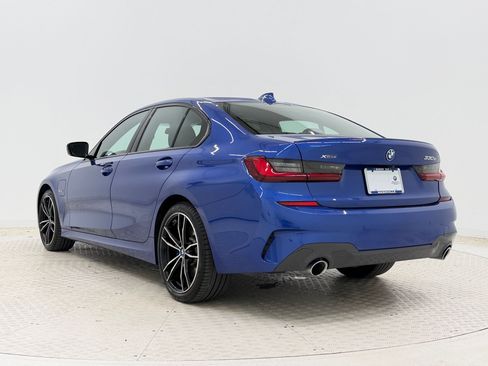 Used 2022 BMW 330e xDrive w/ M Sport Package AWD/4WD image 3