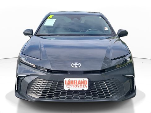 Used 2025 Toyota Camry SE FWD image 2