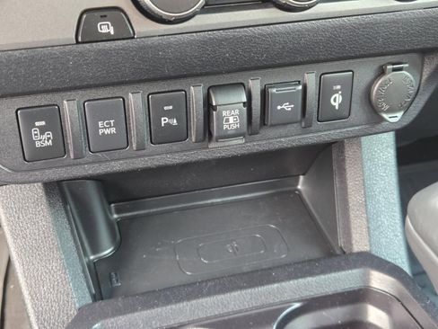 Used 2023 Toyota Tacoma TRD Off-Road w/ Technology Package RWD image 15